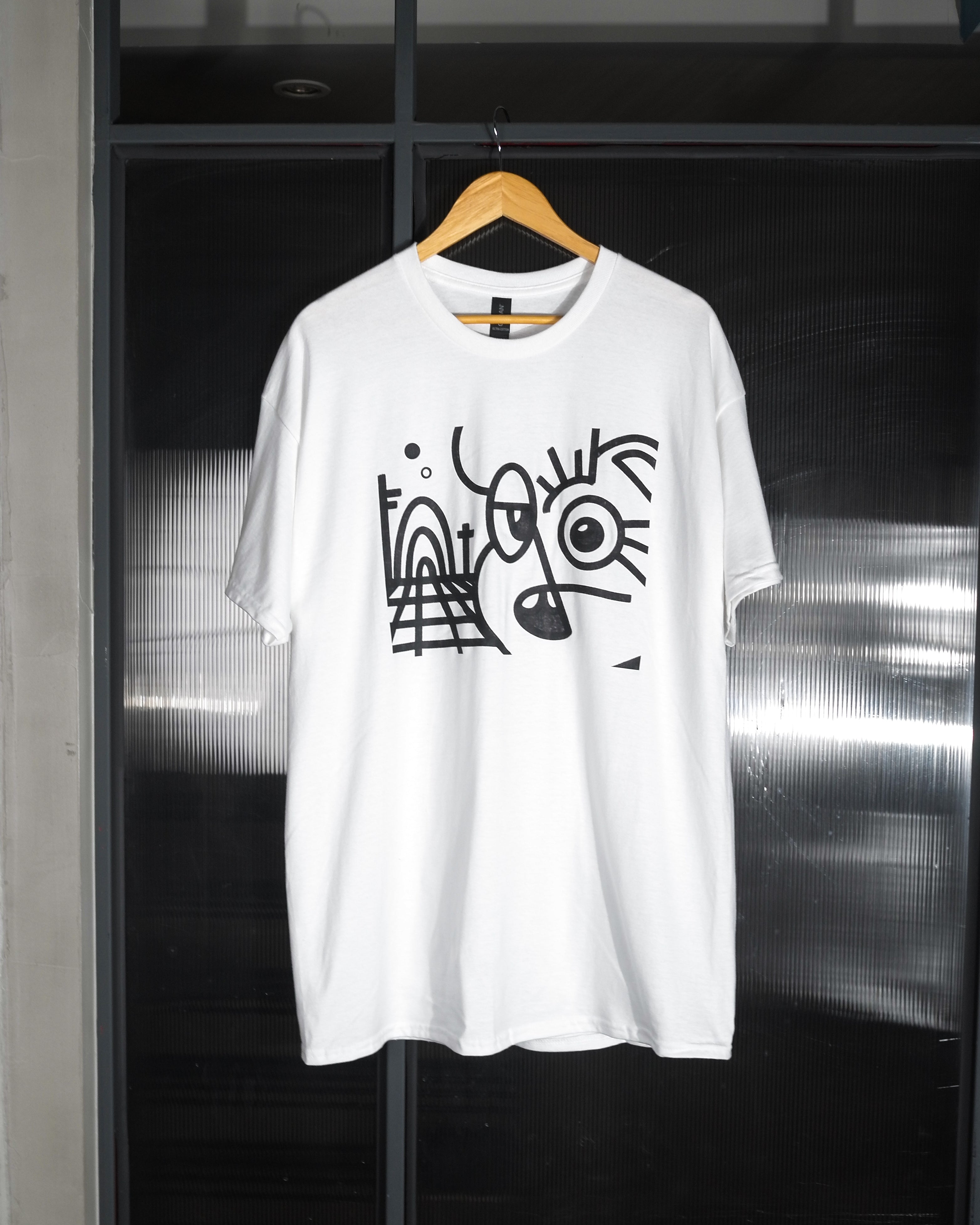 [Yin-Yang With Teeth] tee
