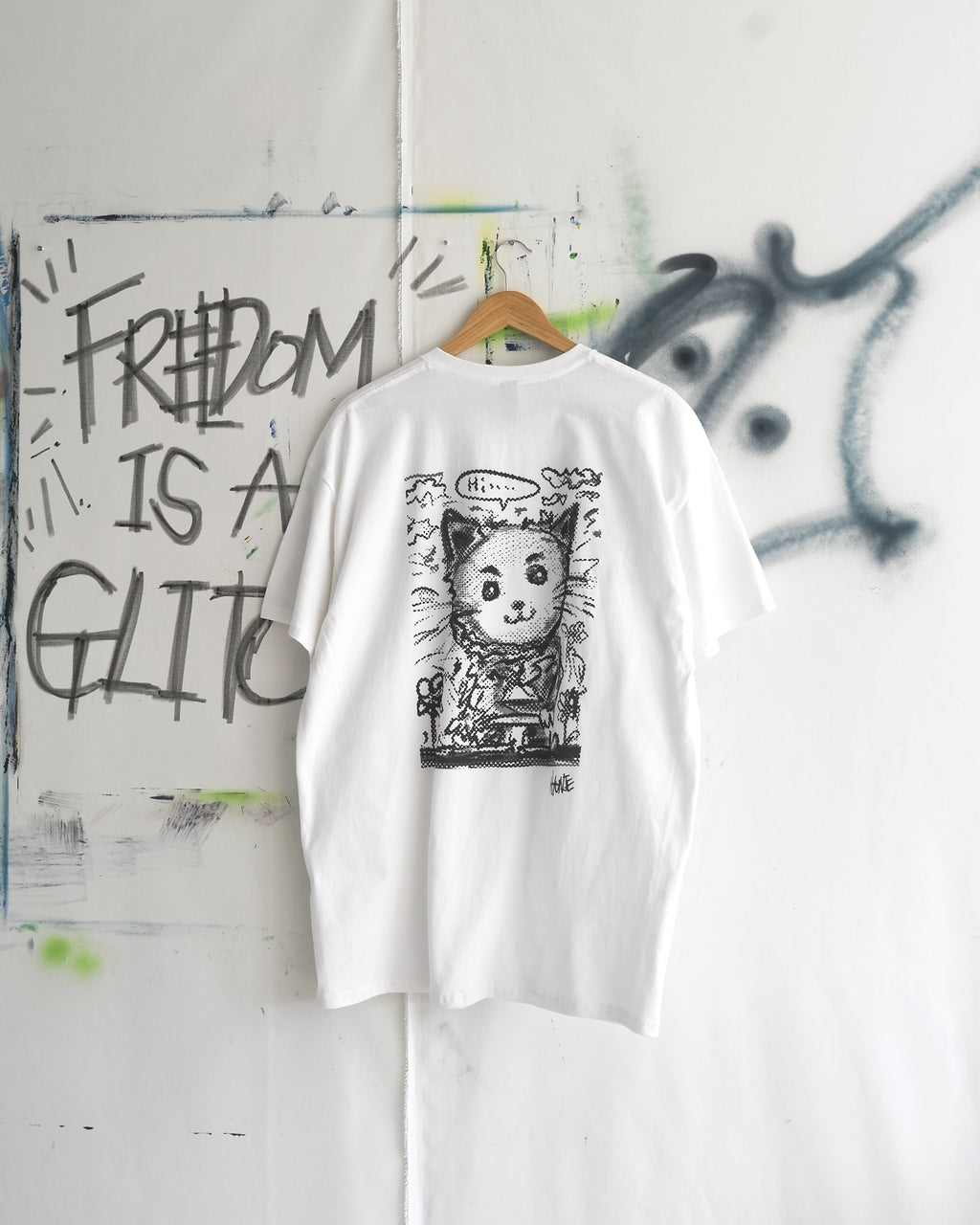 [Hi...] tee